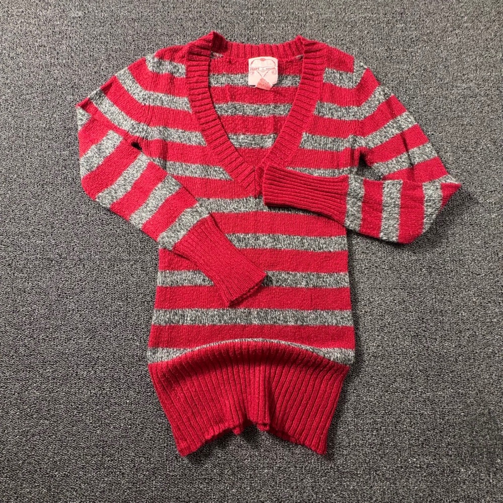 Heart N Crush Striped‎ V-Neck Knit Sweater Women's M Red Gray Y2k Style